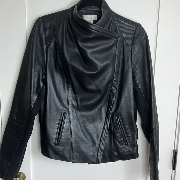 🛍️Black Buttery Soft Leather Asymmetric Zip Jacket L - Picture 8 of 8